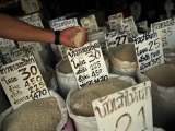 Giá gạo, lúa mì thế giới tăng cao do tác động của đại dịch COVID-19